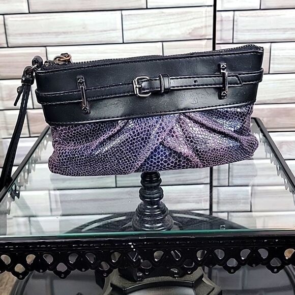 Simply Vera Vera Wang Snakeskin tucker wristlet - Picture 1 of 9